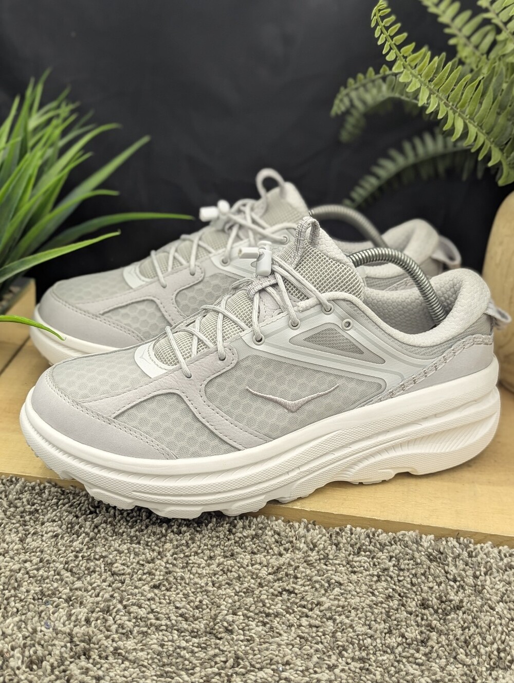 Hoka One One U Bondi B3LS   Mens Size 10.5 CYWH White Gray Women’s Size 11.5